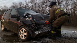 Водитель LADA Kalina пострадал в ДТП с экскаватором под Самарой