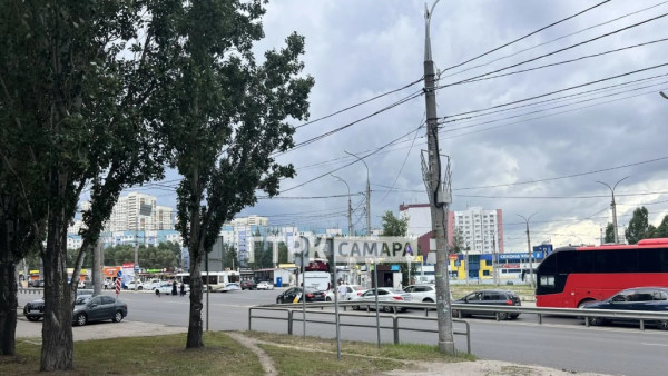 В Самаре на проспекте Кирова оборвалась линия электропередач 16 июля