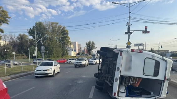 В Самаре карета "Скорой помощи" опрокинулась в ДТП 2 сентября