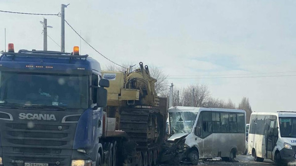 Вторая за сутки: маршрутка разбилась в ДТП под Самарой 