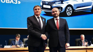 Губернатор Федорищев вручил государственные награды отличившимся сотрудникам АВТОВАЗа