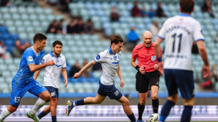 "Крылья Советов" в матче 26 тура проиграли в огненном матче с 2-умя удалениями и 11 добавленными минутами  