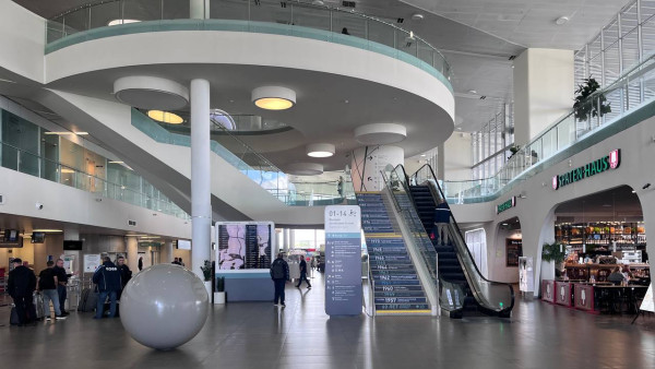 В Самарском аэропорту Курумоч появился пункт миграционного контроля 