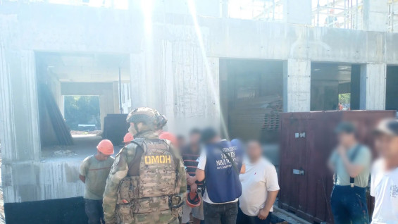 69 "неправильных" мигрантов поймали на стройках и теплицах в Самарской области за неделю