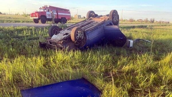 В Самарской области дети перевернулись на «Калине»