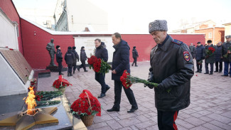В Самаре почтили память сотрудников ОВД, погибших при исполнении служебного долга