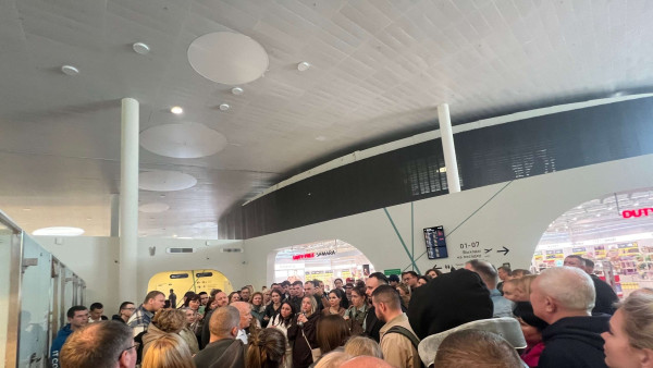 Самарские туристы отказались покидать пограничную зону в Курумоче после отмены рейса 30 апреля