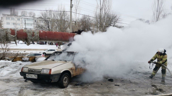 В Самарской области дотла сгорела легковушка 