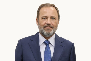 Поздравление с Международным женским днем полномочного представителя Президента РФ в ПФО Игоря Комарова