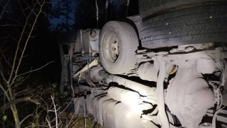 В Самарской области в столкновении две фуры пострадал водитель 