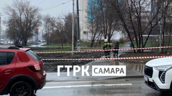 2 апреля в Самаре на Ново-Садовой оторвался электрический провод
