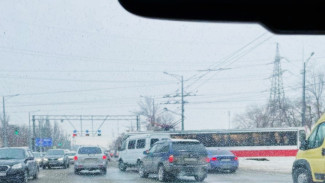 Во все дни в Самаре гигантская пробка закрывает движение по Московскому шоссе