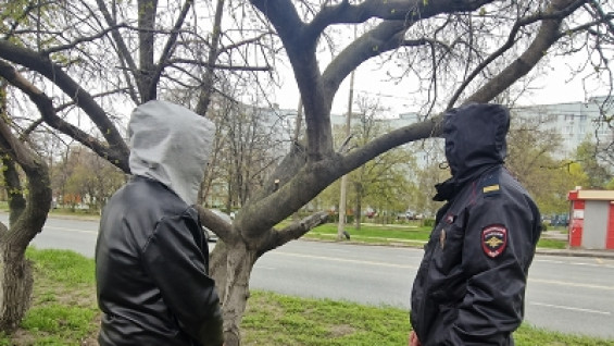 В Тольятти полицейские ППС задержали женщину с подозрительным веществом