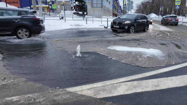 Появились кадры последствий затопления Московского шоссе в Самаре 