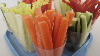 Эксперт рассказала, можно ли заболеть ботулизмом из-за отварных овощей в вакууме