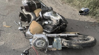 В Самаре водитель внедорожника не пропустил мотоцикл без номеров