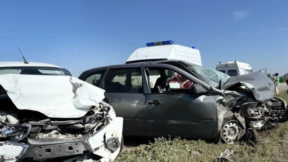 В Самарской области в лобовом столкновении 3 июля пострадали три человека 