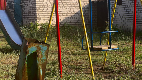 В Самаре 5-летний мальчик упал с турника и потерял сознание