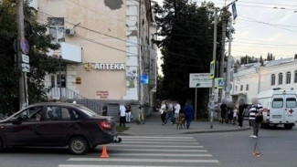 В Самаре пожилой водитель сбил двух девочек-подростков на электросамокате 