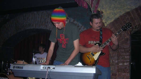 Самарцы стали чаще приглашать музыкантов на 8 марта 