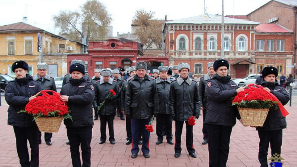 В Самаре 8 ноября 2025 года почтили память погибших сотрудников МВД России