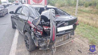 В Самарской области произошло ДТП с участием трёх большегрузов и легковушки