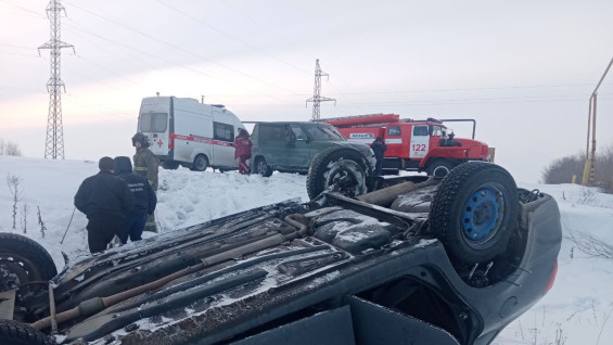 В Самарской области столкнулись Lada Granta и УАЗ Патриот