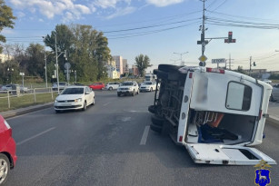 В Самаре карета "Скорой помощи" опрокинулась в ДТП 2 сентября