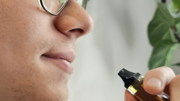 В курительных вейпах нашли новый опасный компонент