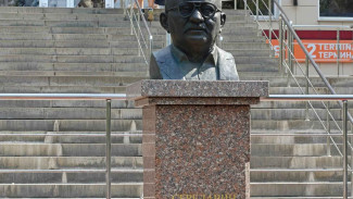 В Самаре отметили 90-летие легендарного врача Владимира Середавина