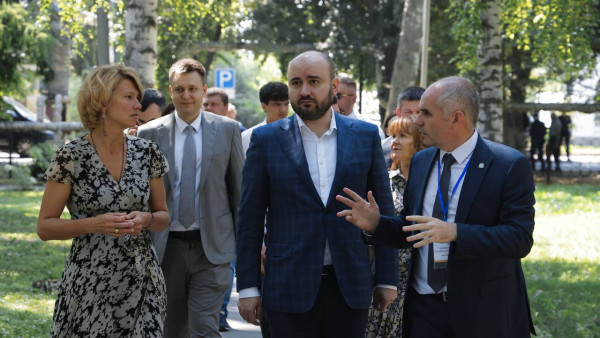 Губернатор Федорищев и министр Лут: важно внедрять новые технологии в сельское хозяйство