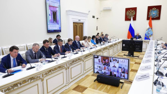 День России, «Народный бюджет Самарской области» и экология: Вячеслав Федорищев провел оперативное совещание