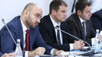 Глава региона Вячеслав Федорищев посетил ведущие сельхозпредприятия Безенчука