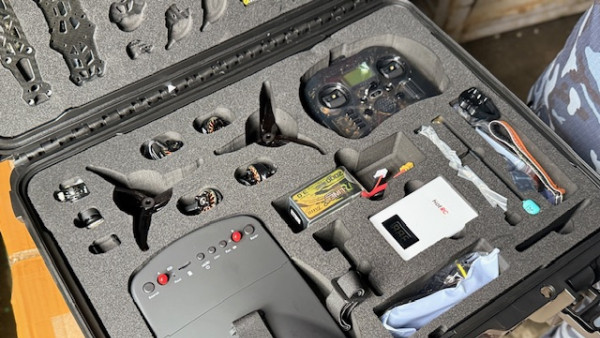 Самарские таможенники передали на СВО 14 дронов и 500 шлемов