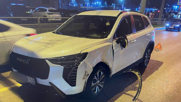 На Московском шоссе в Самаре водитель Haval сбил девушку на электросамокате