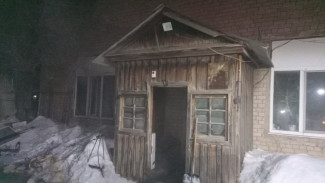 В ночном пожаре под Самарой погиб сторож 