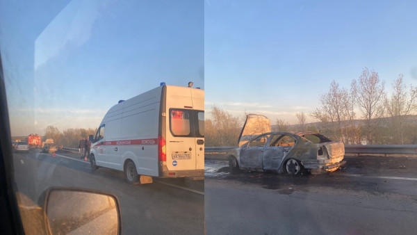 «Все бежали в панике»: под Самарой у моста через Сок выгорела «Шкода»