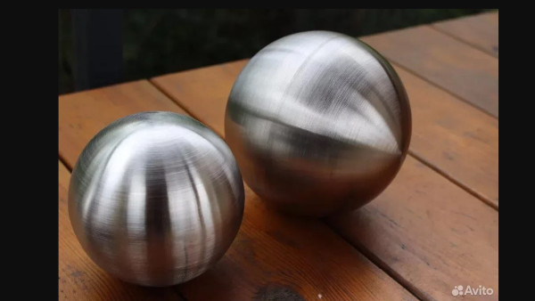 В Самаре продают металлические шары для ночных катаний по полу