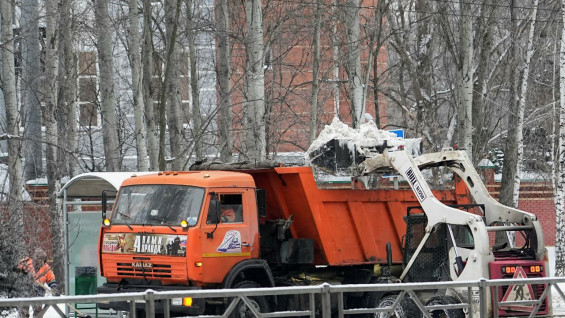 Мэр Иван Носков рассказал, где в Самаре специально не убирают снег до асфальта
