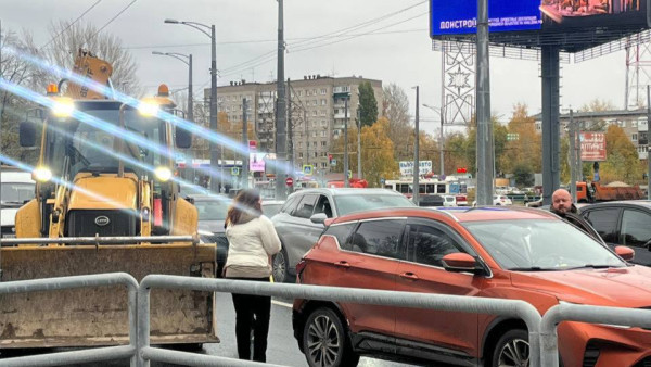 В Самаре трактор врезался в "китайца" 21 октября