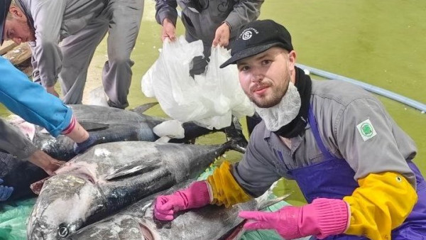 Студент из Самарской области показал 284-килограммовую рыбу стоимостью 160 млн рублей