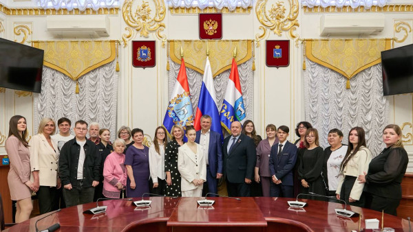 В Самаре 35 выпускников школ получили денежные сертификаты