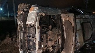 Под Самарой в перевернувшемся автомобиле пострадал человек 29 ноября