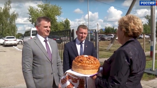 Самарский вице-губернатор Романов посетил Хворостянский район