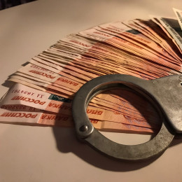Полицейских Тольятти и Самары задержали за взятки от продавцов iPhone