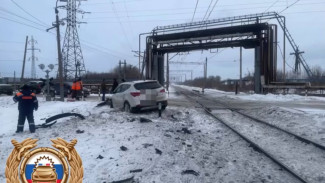 Появились кадры сбитой «Ласточкой» Hyundai на ж/д переезде под Самарой