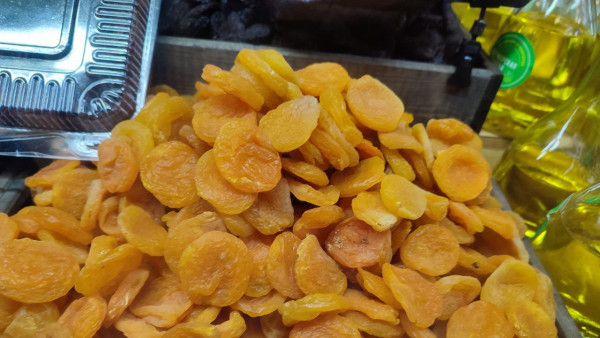 Через самарский аэропорт не смогли провезти 120 кг заграничных деликатесов