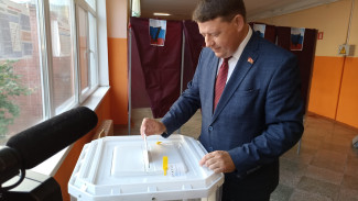 Кандидат в губернаторы Самарской области Алексей Лескин проголосовал на выборах