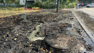 В Самаре из люка на Енисейской забил фонтан