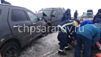 Пять человек пострадали в массовом ДТП на трассе Сызрань-Саратов